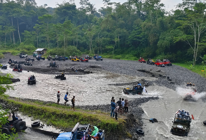 Jeep Merapi
